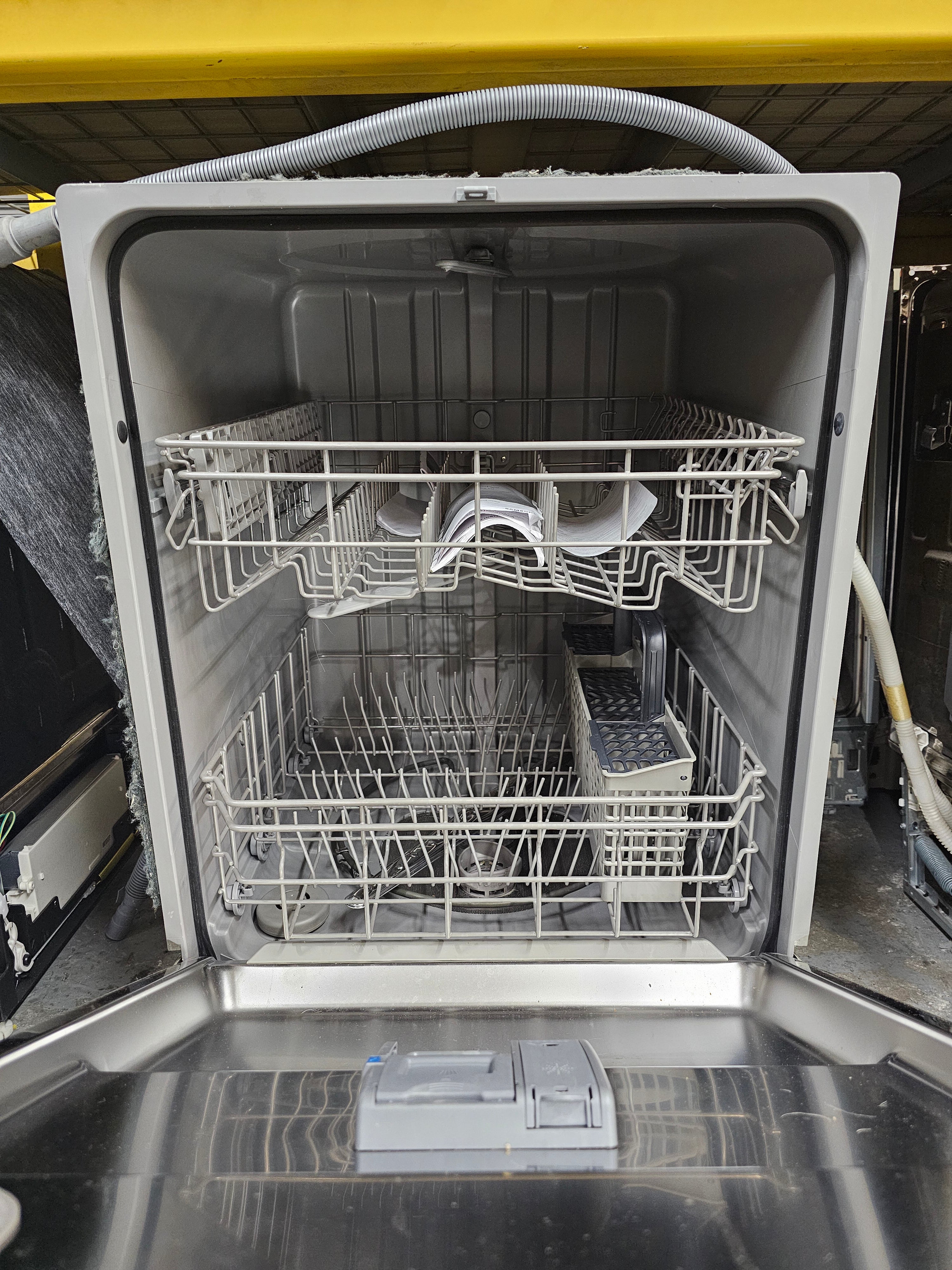 Samsung Fully Integrated Dishwasher with Adjustable Rack, NSF® Certified Sanitize, Digital Leak Sensor, Advanced Wash System, Integrated Touch Control, Child Lock, 4 Wash Cycles, 14 Place Setting Capacity, Silence Rating of 55 dBA and ENERGY STAR®